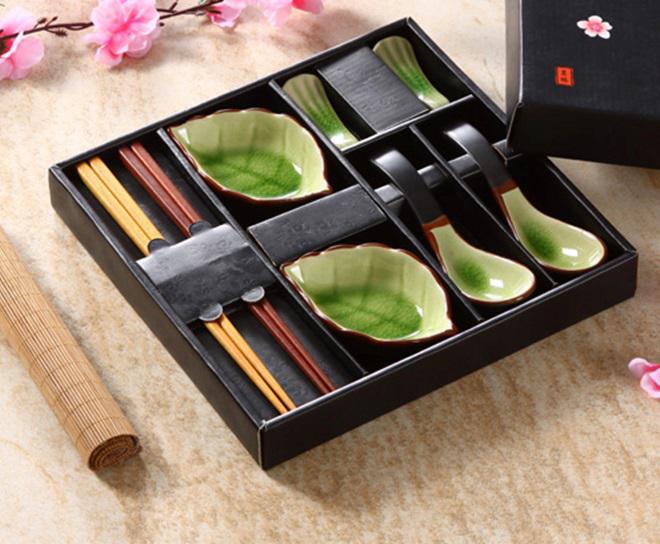 Chinese Tableware Set Glassy Green Porcelain Spoon Giftbox 8 Piece